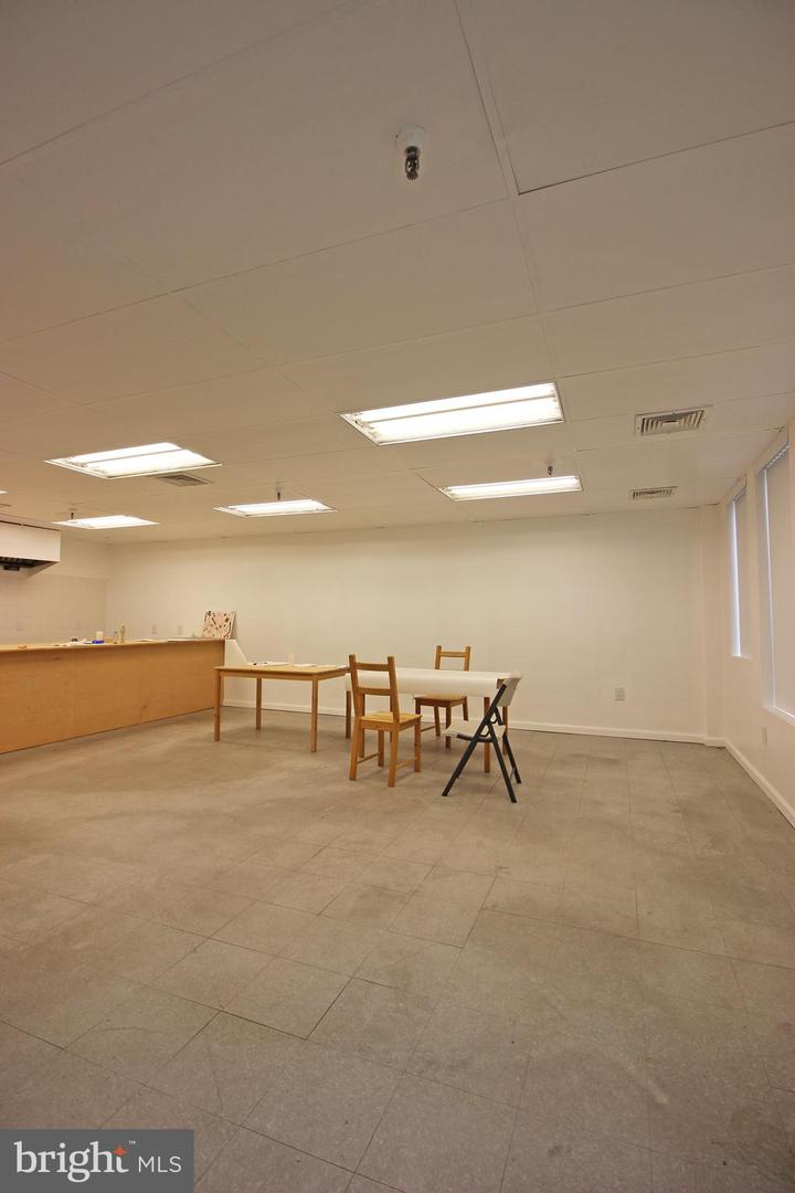 22636 Glenn Dr #102 Property Photo 4