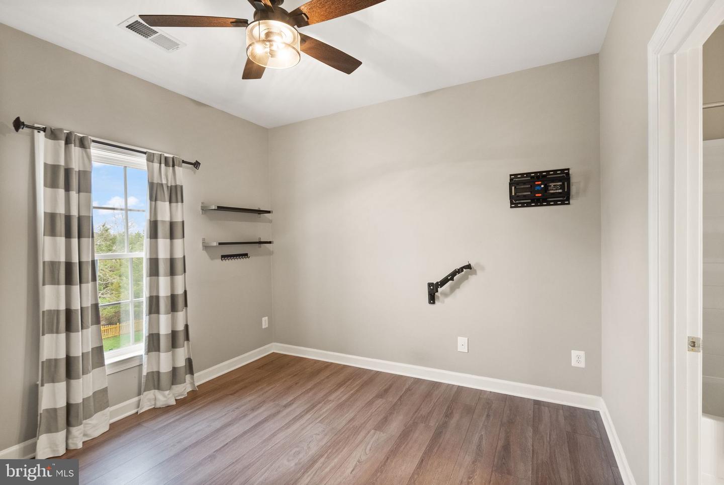 25695 Donerails Chase Dr Property Photo 49