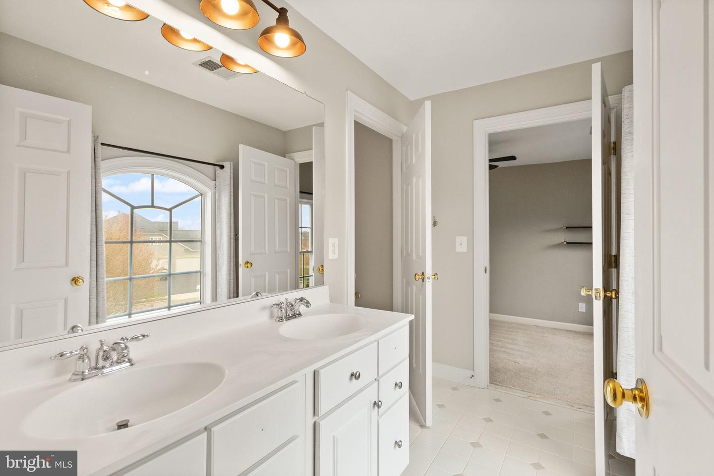 25695 Donerails Chase Dr Property Photo 54