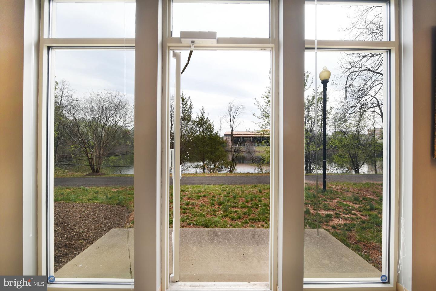 46175 Westlake Westlake Dr #100 Property Photo 26