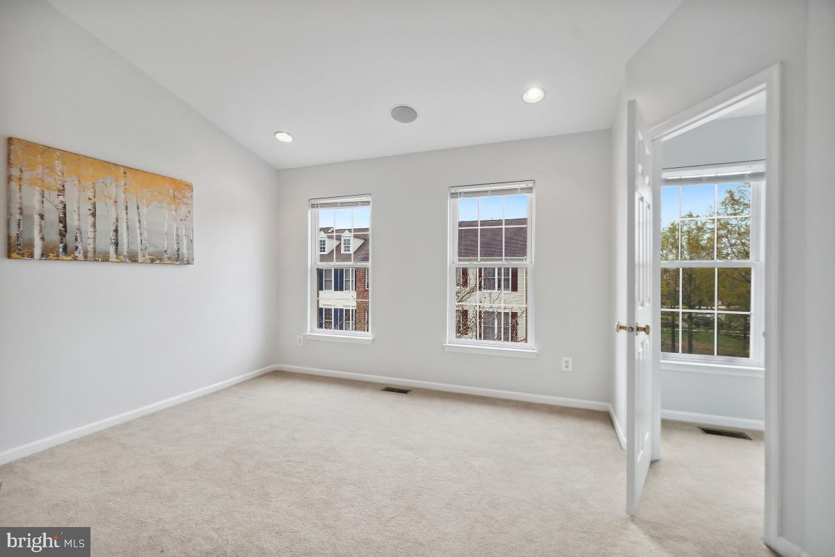 42812 Smallwood Ter Property Photo 26