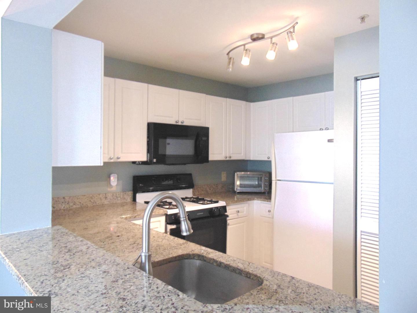 45061 Brae Ter #204 Property Photo 17