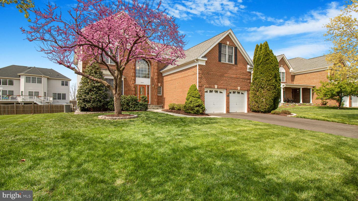 22677 Cricket Hill Ct Property Photo 2