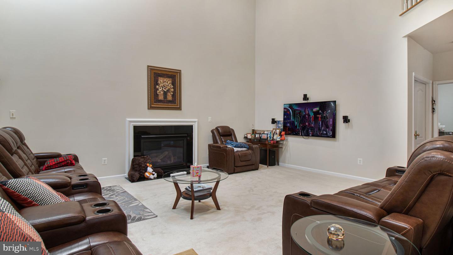 22677 Cricket Hill Ct Property Photo 6
