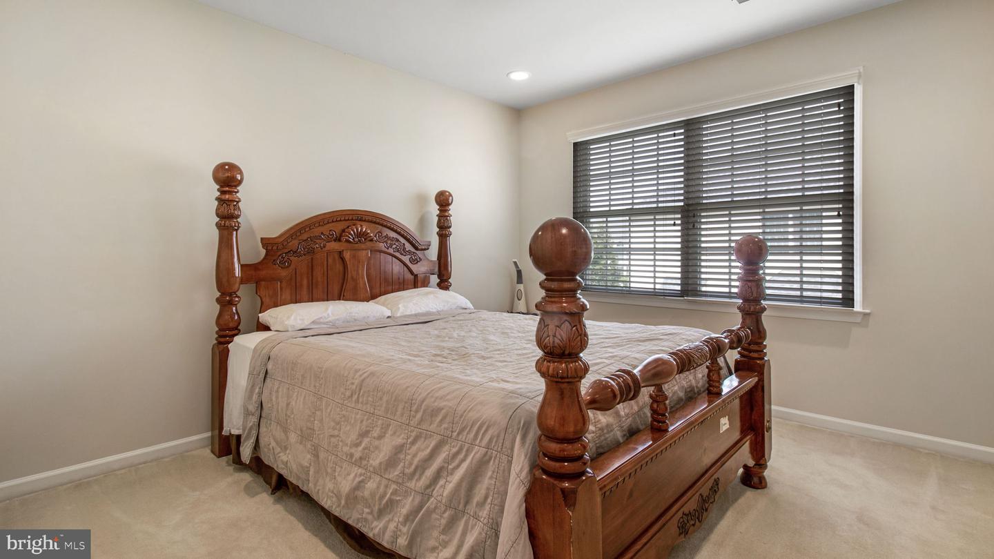 22677 Cricket Hill Ct Property Photo 25
