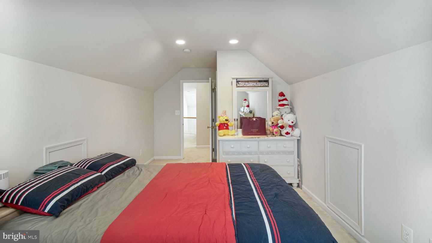 22677 Cricket Hill Ct Property Photo 31