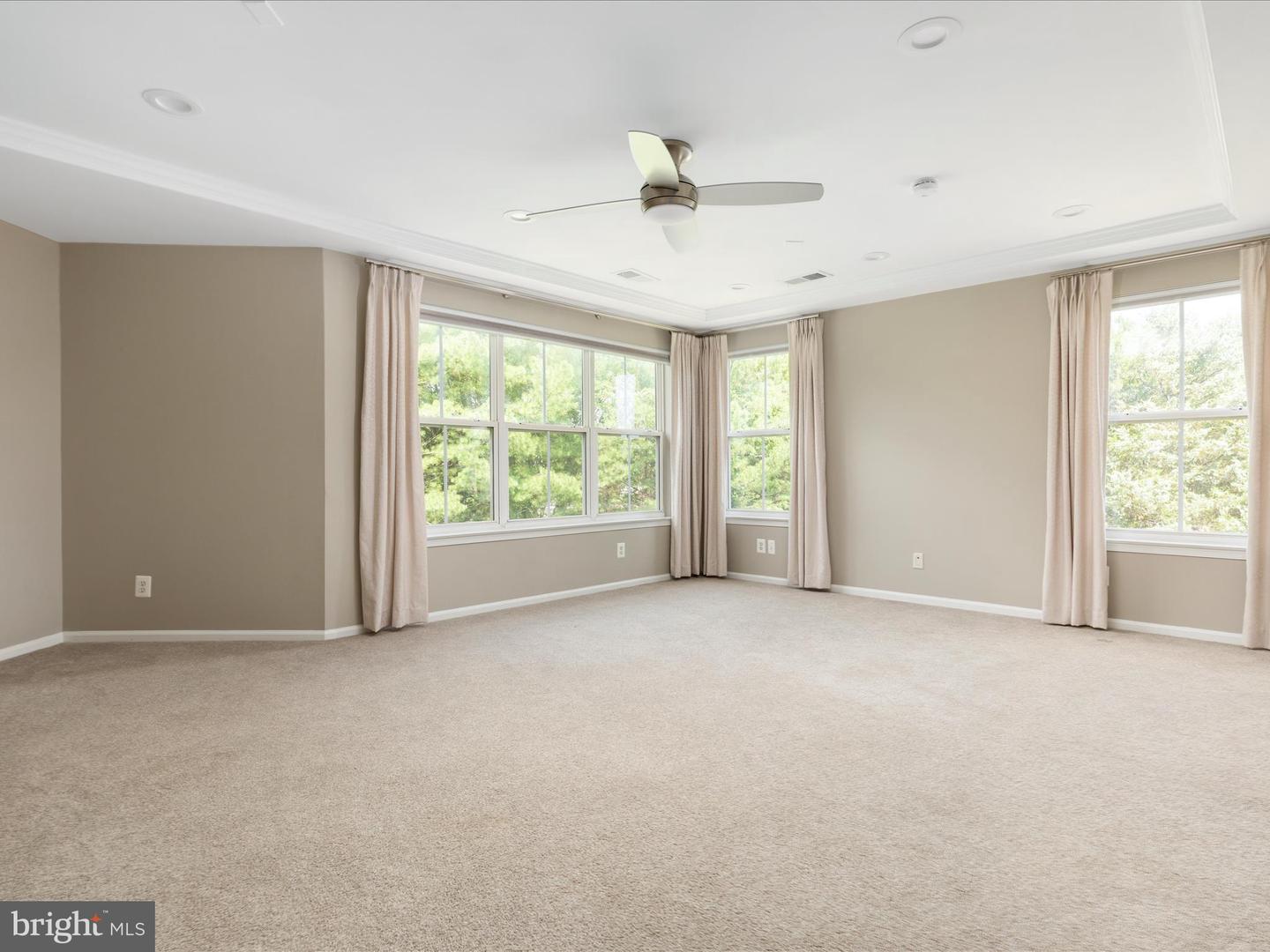 21417 Falling Rock Ter Property Photo 14