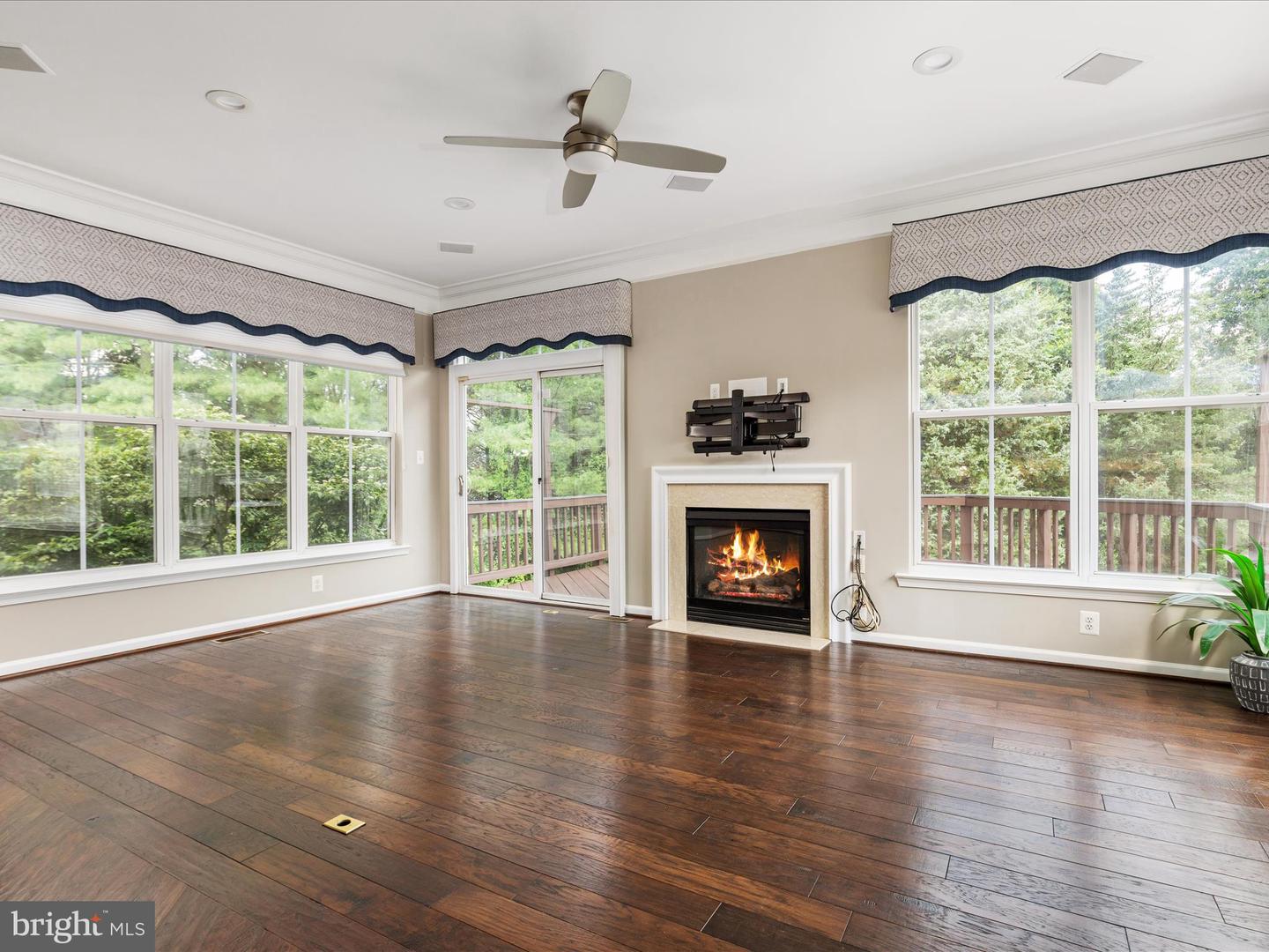 21417 Falling Rock Ter Property Photo 16