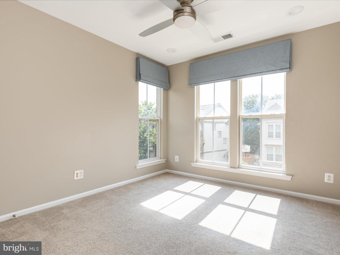 21417 Falling Rock Ter Property Photo 19