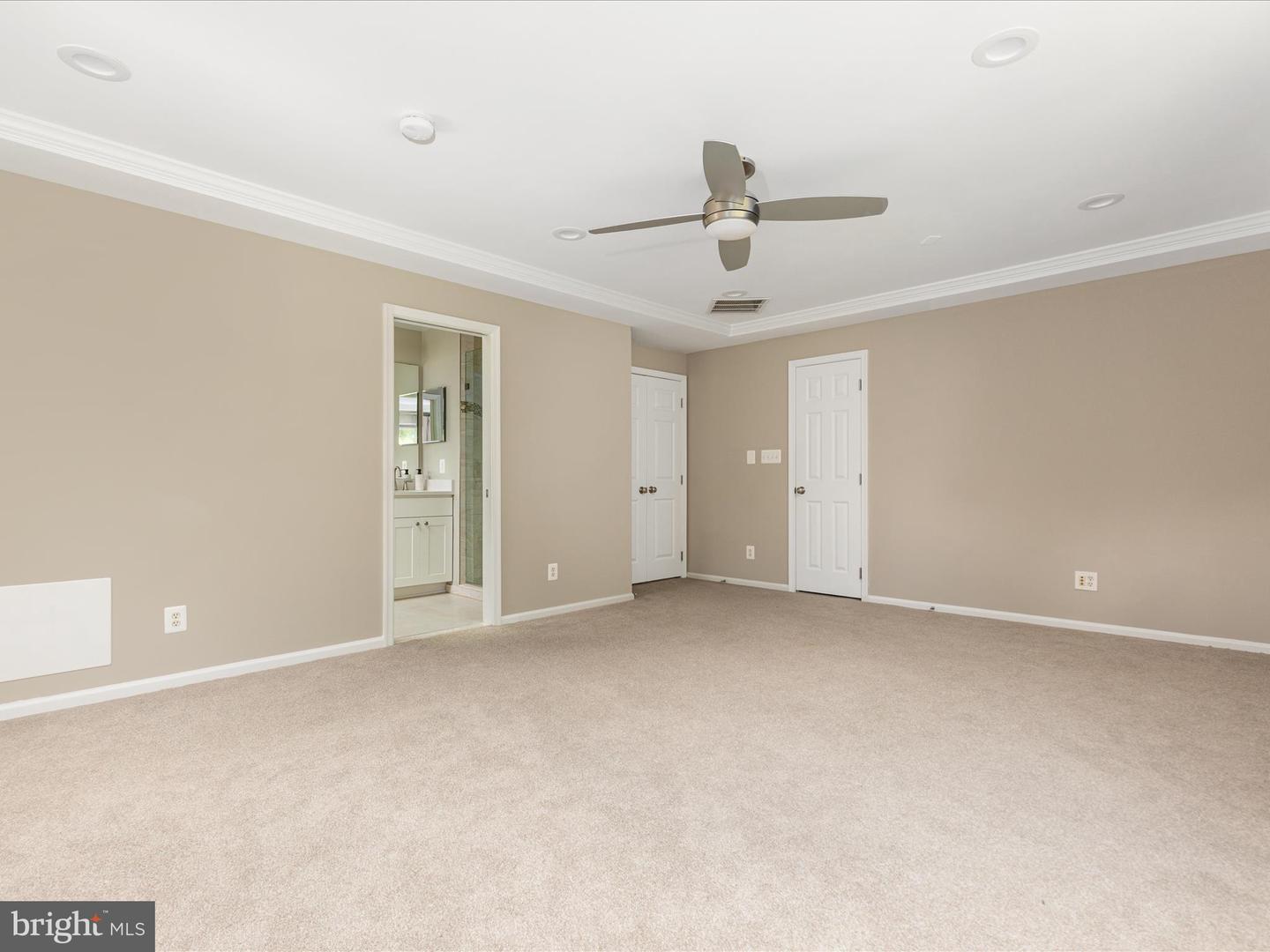 21417 Falling Rock Ter Property Photo 24