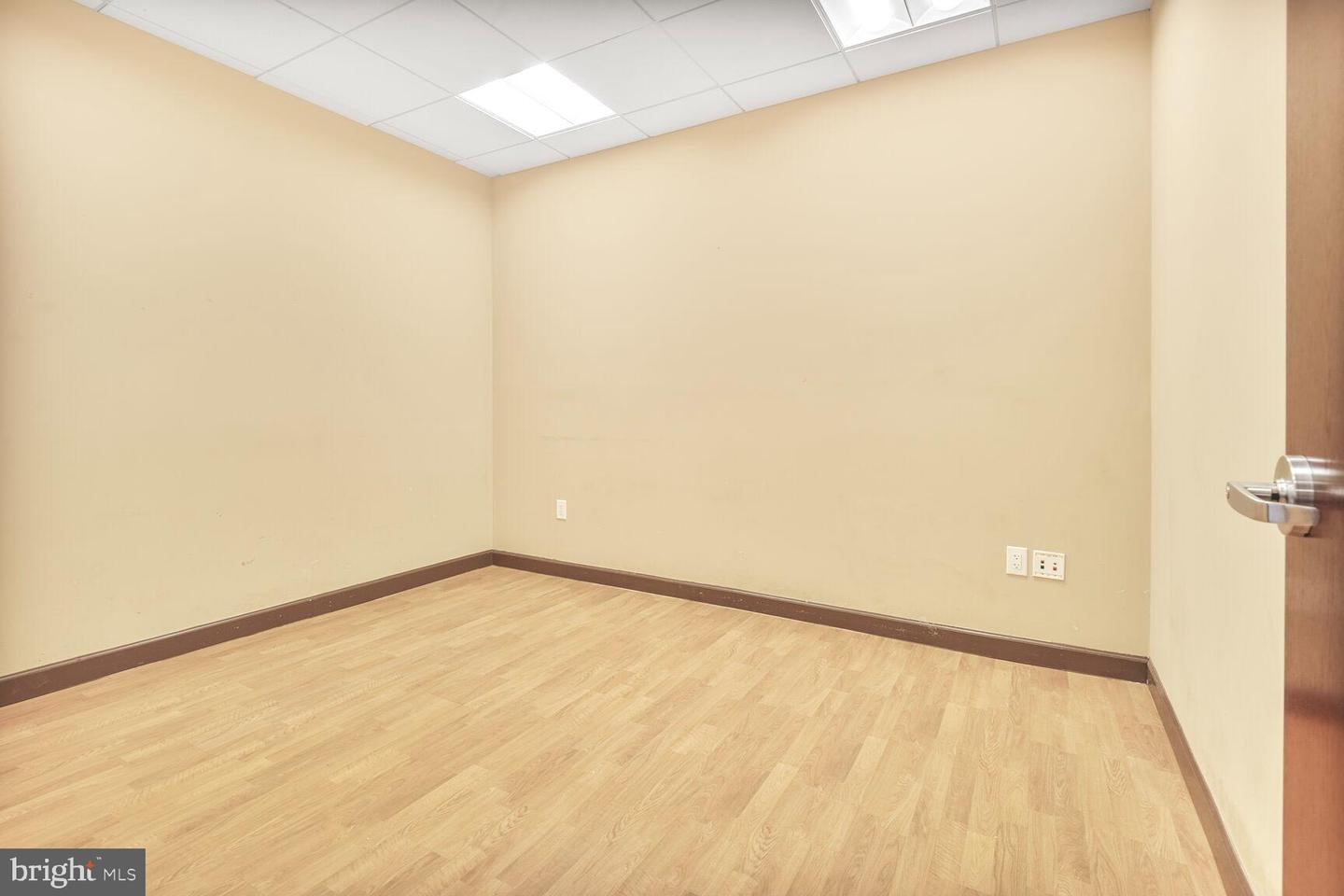 19465 Deerfield Ave #106 Property Photo 9