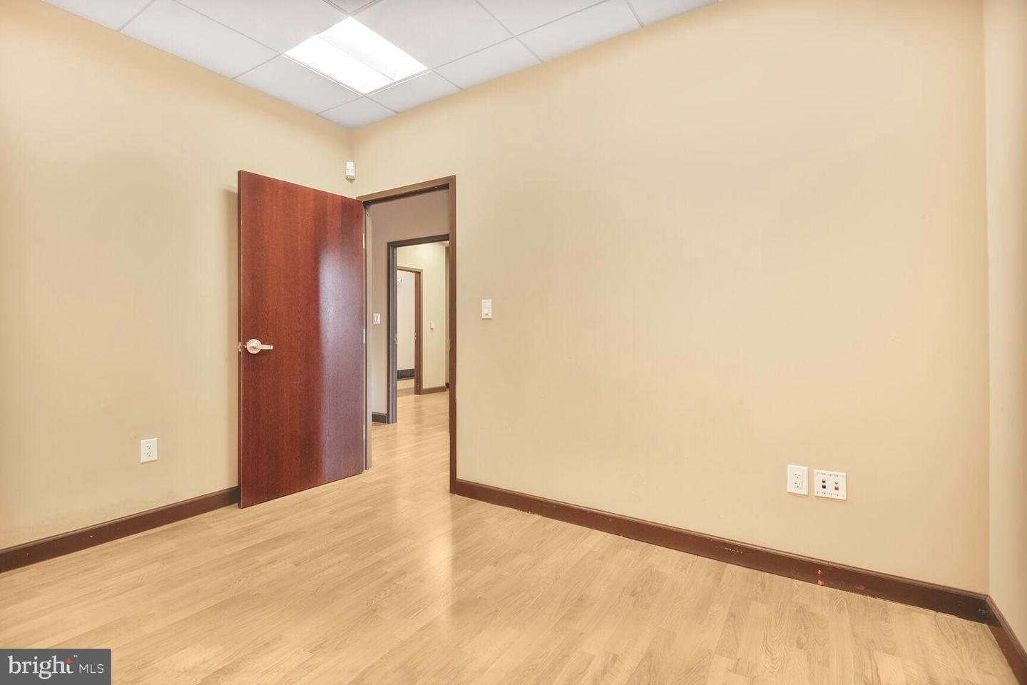 19465 Deerfield Ave #106 Property Photo 10