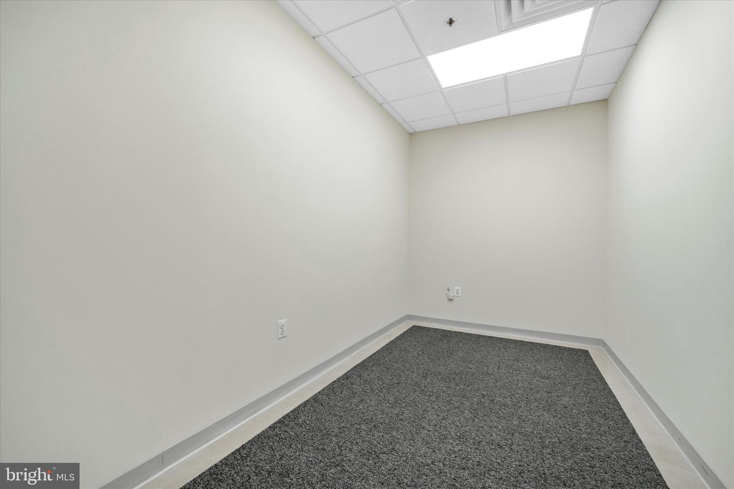 21155 Whitfield Pl #103 Property Photo 8