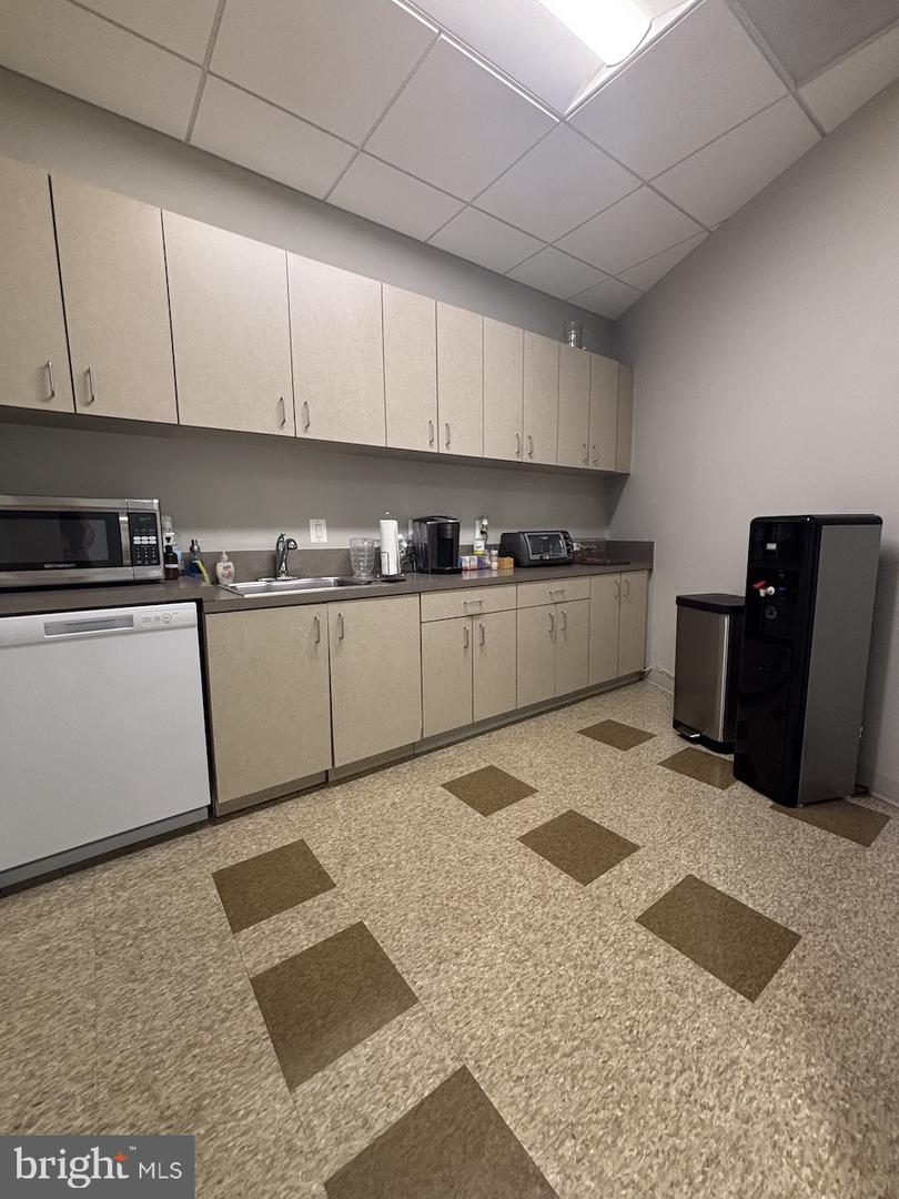 1306 Squire Ct #a Property Photo 17