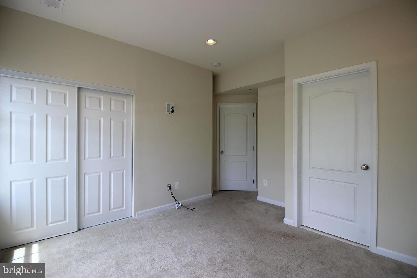 43127 Kendrick Sq Property Photo 3