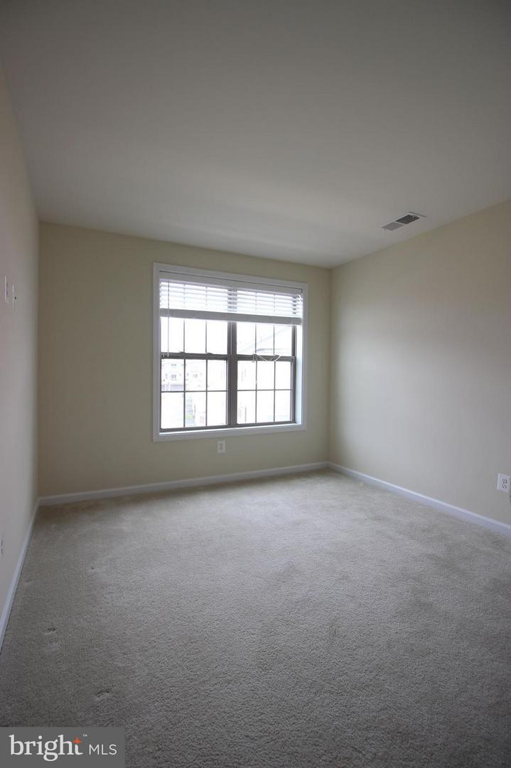 43127 Kendrick Sq Property Photo 16