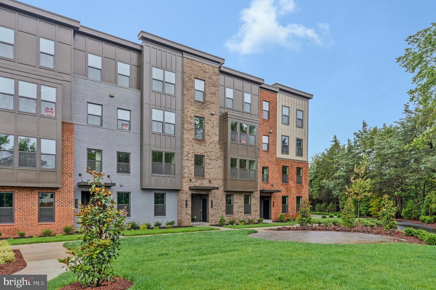 43776 Metro Ter Property Photo 1
