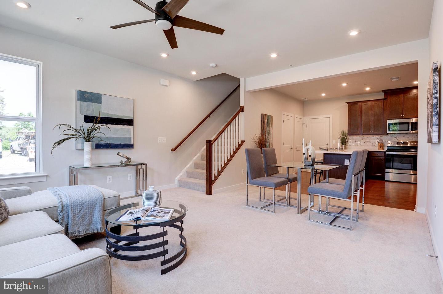 43792 Middleway Ter Property Photo 1