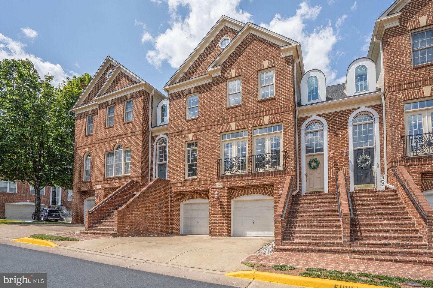 47834 Scotsborough Sq Property Photo 1