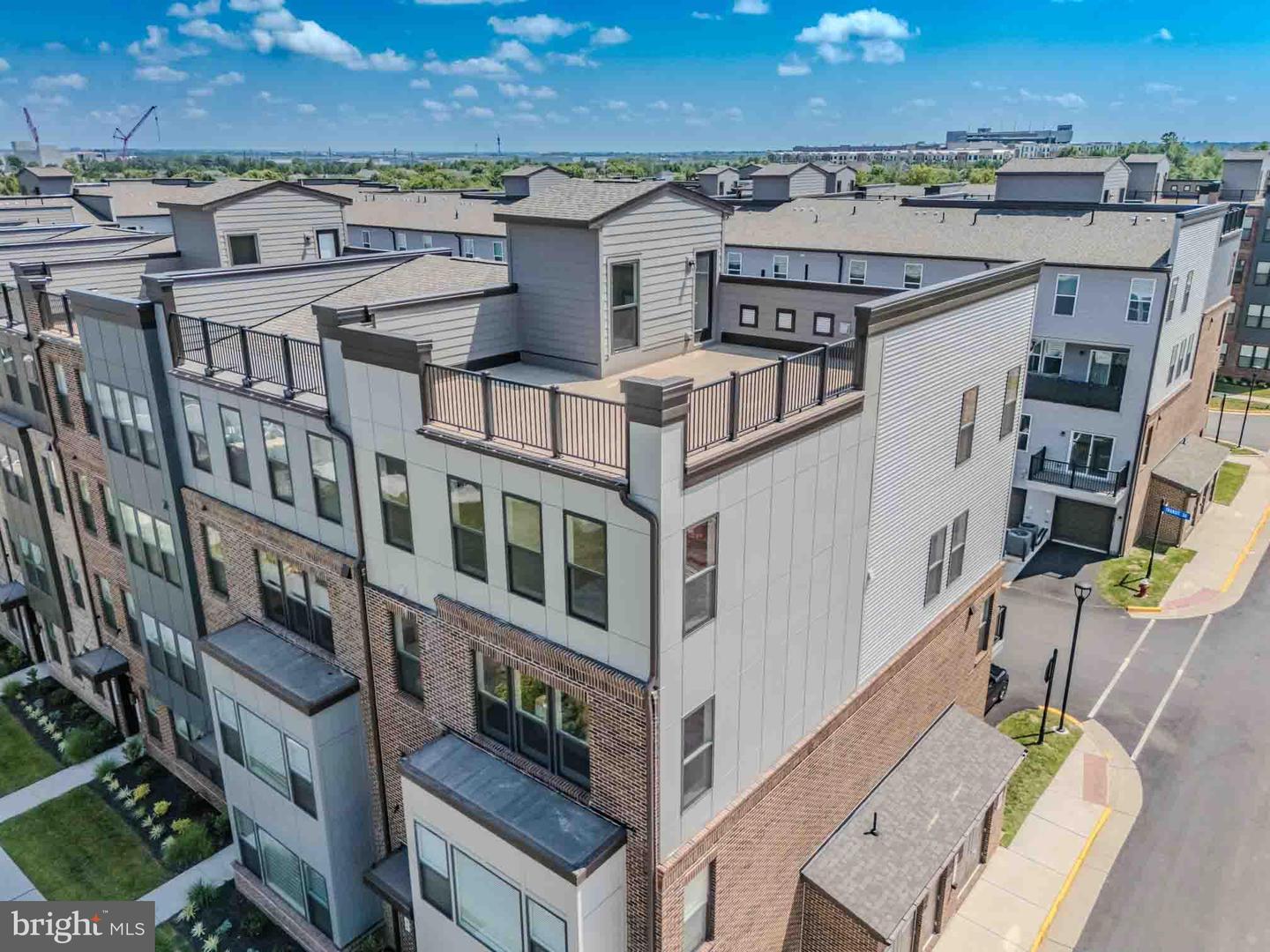 43730 Transit Sq Property Photo 1