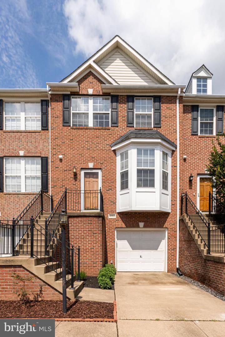 43122 FOREST EDGE SQ Property Photo 1