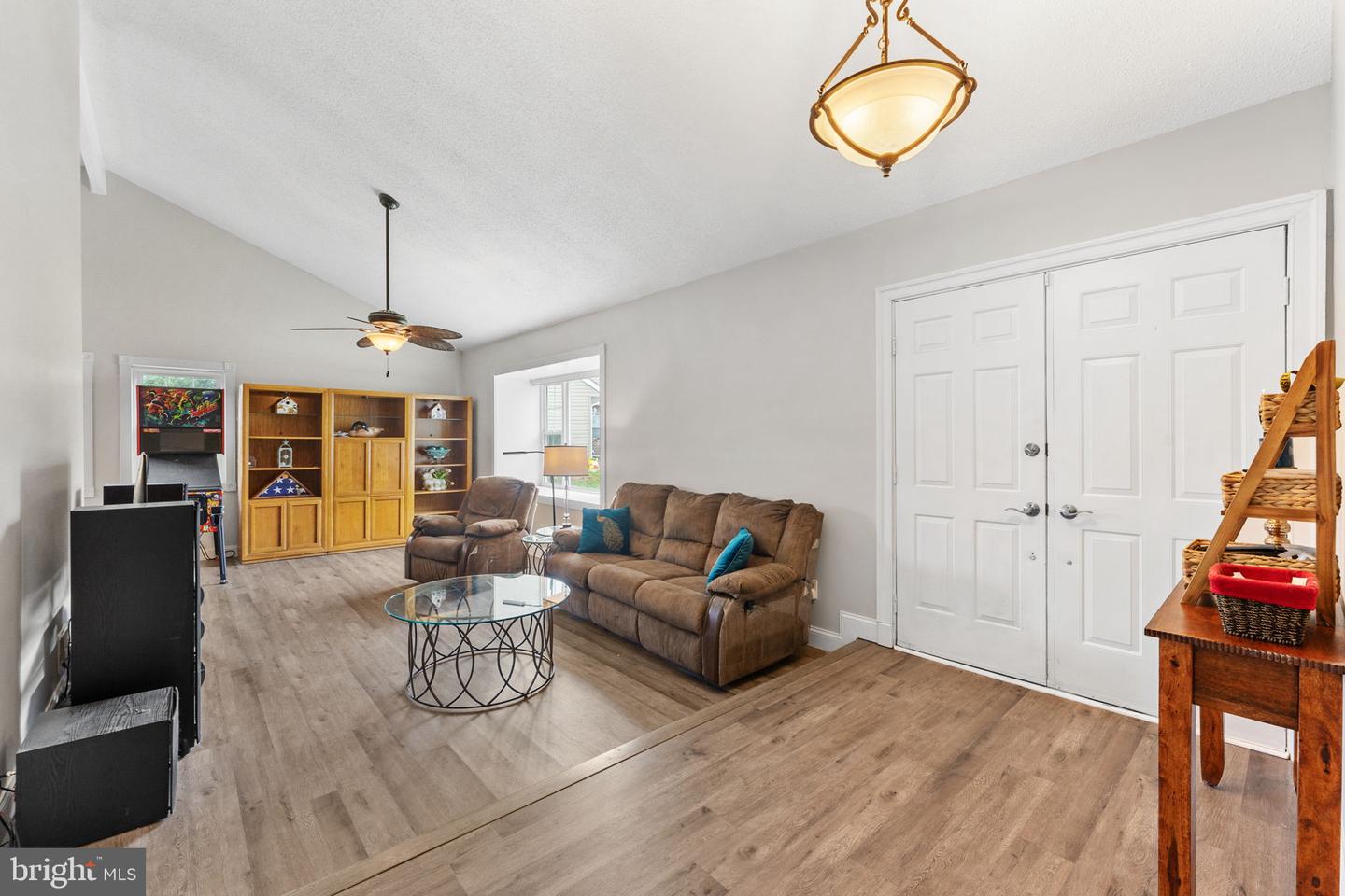 108 Cherry Tree Ct Property Photo 4