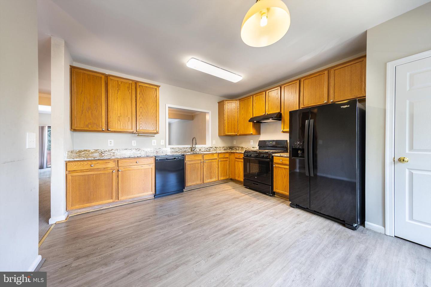 43115 Candlewick Sq Property Photo 8