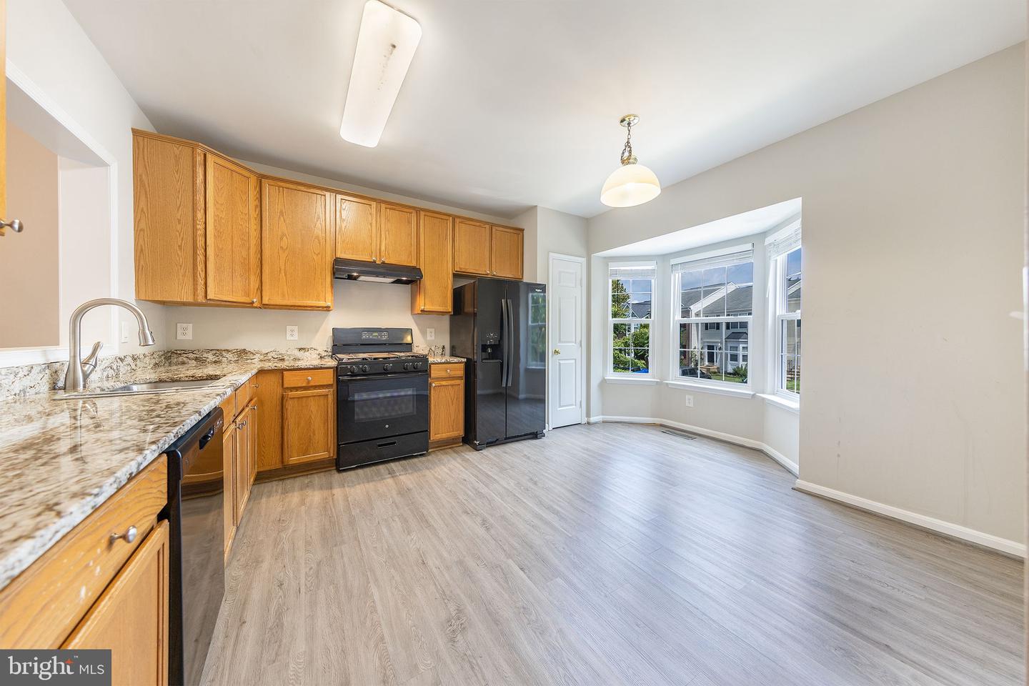 43115 Candlewick Sq Property Photo 9