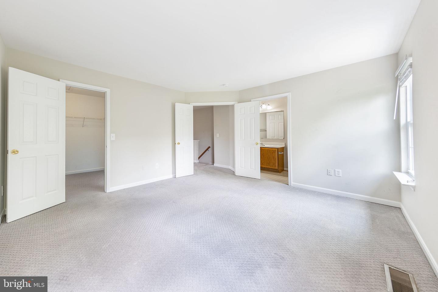 43115 Candlewick Sq Property Photo 16