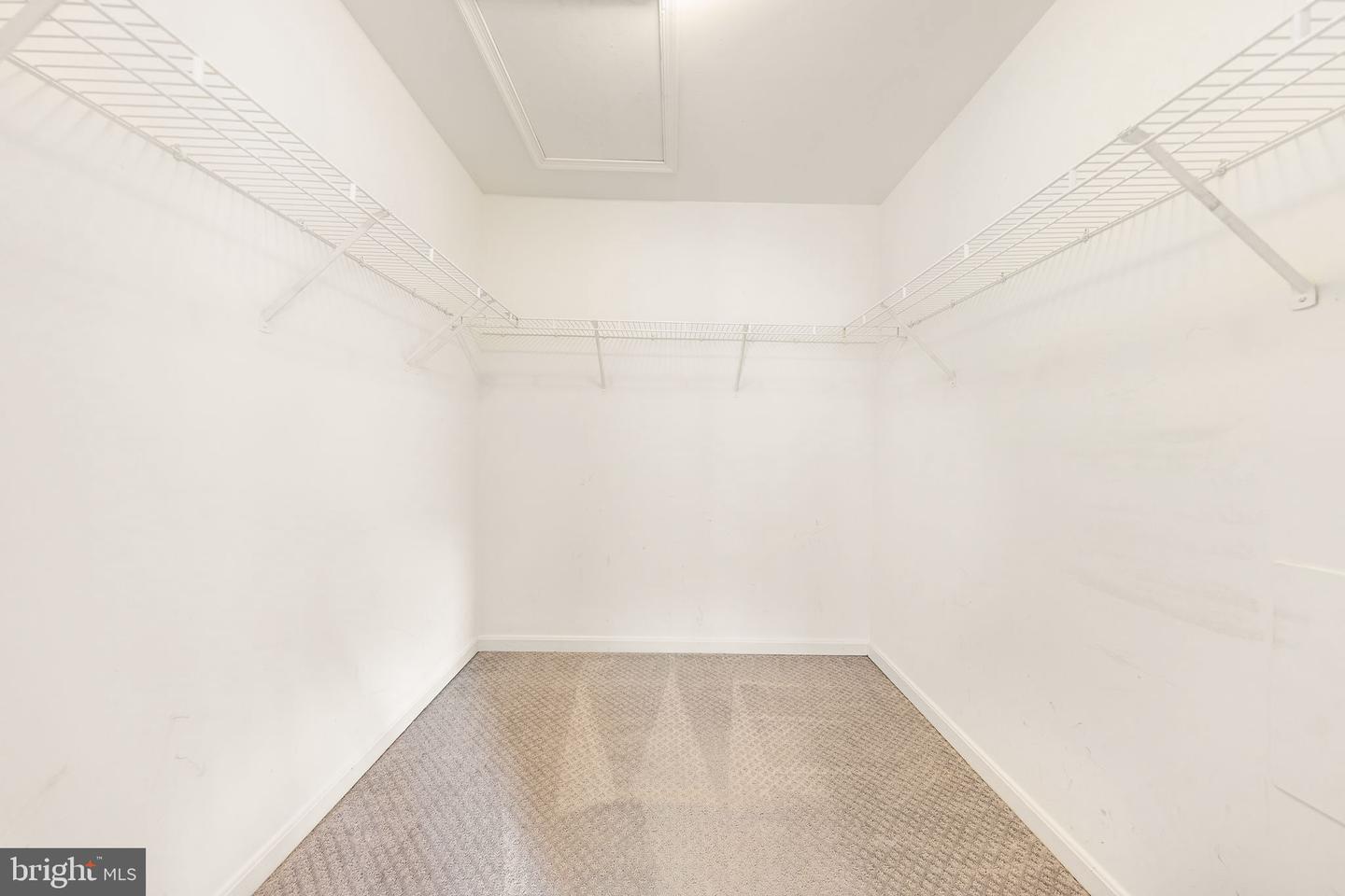 43115 Candlewick Sq Property Photo 17