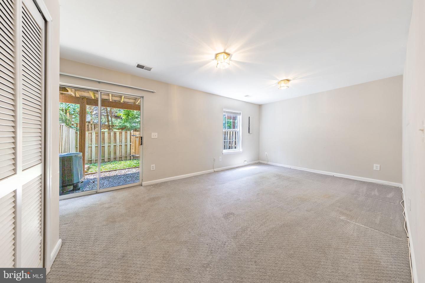 43115 Candlewick Sq Property Photo 24