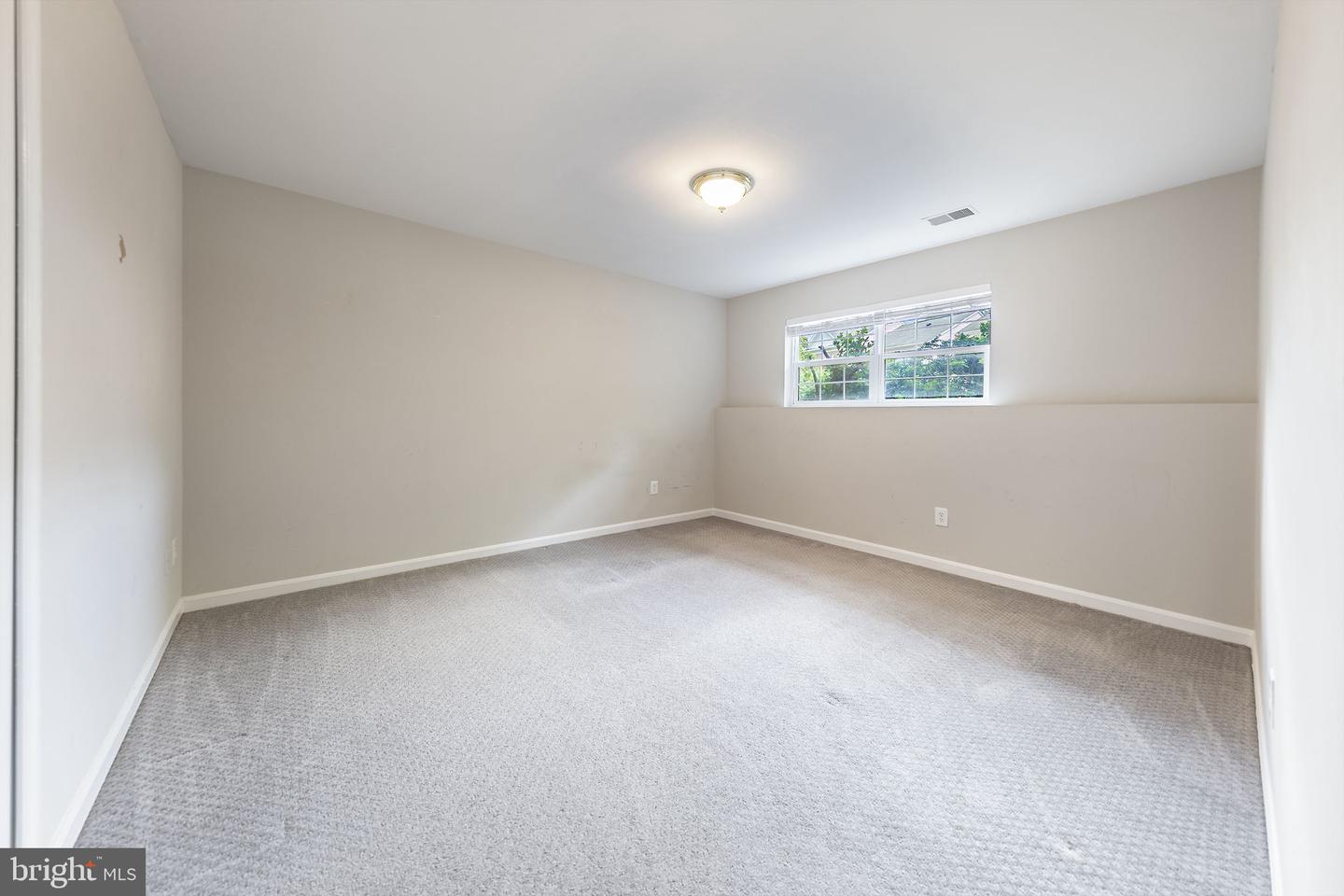 43115 Candlewick Sq Property Photo 25