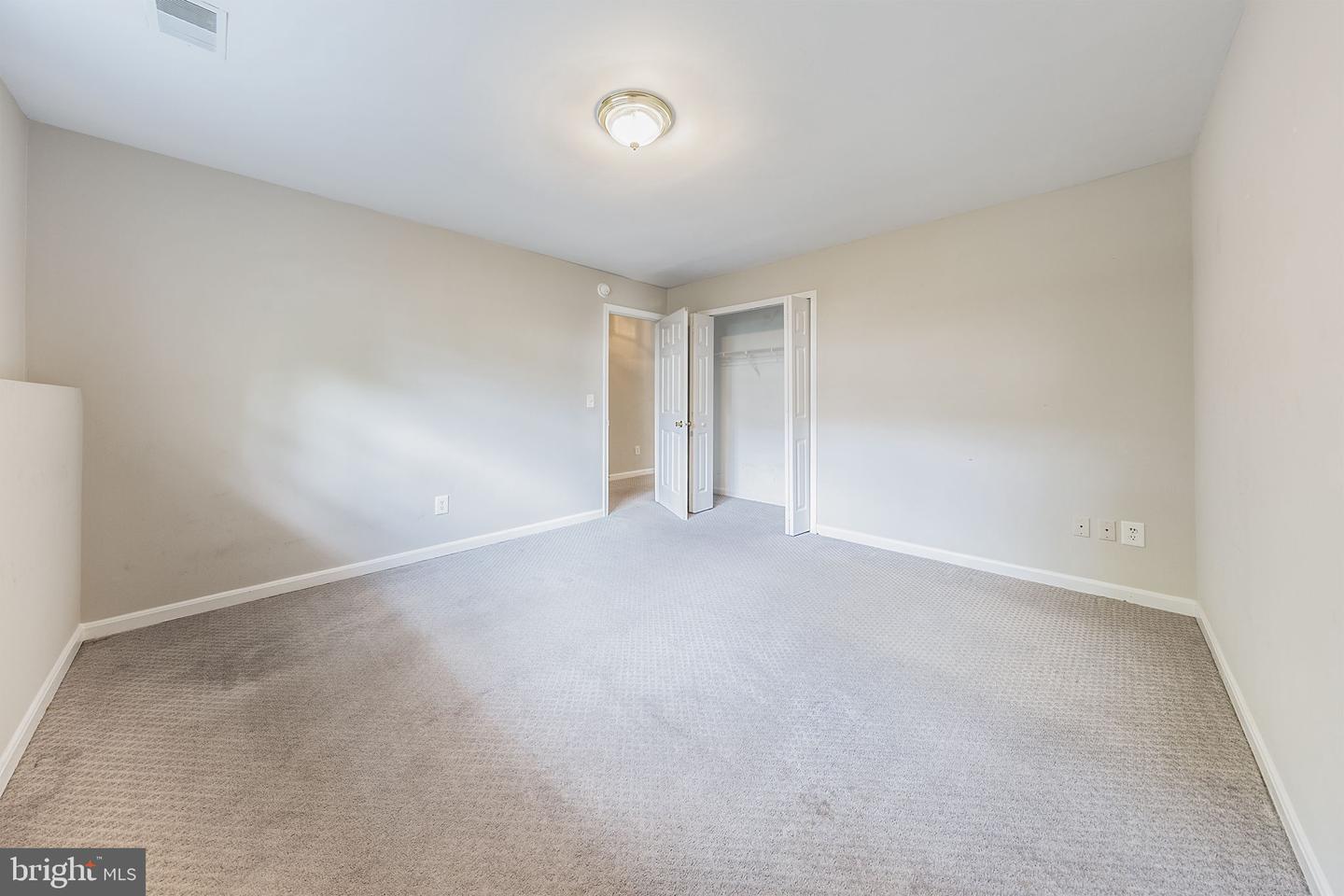 43115 Candlewick Sq Property Photo 26
