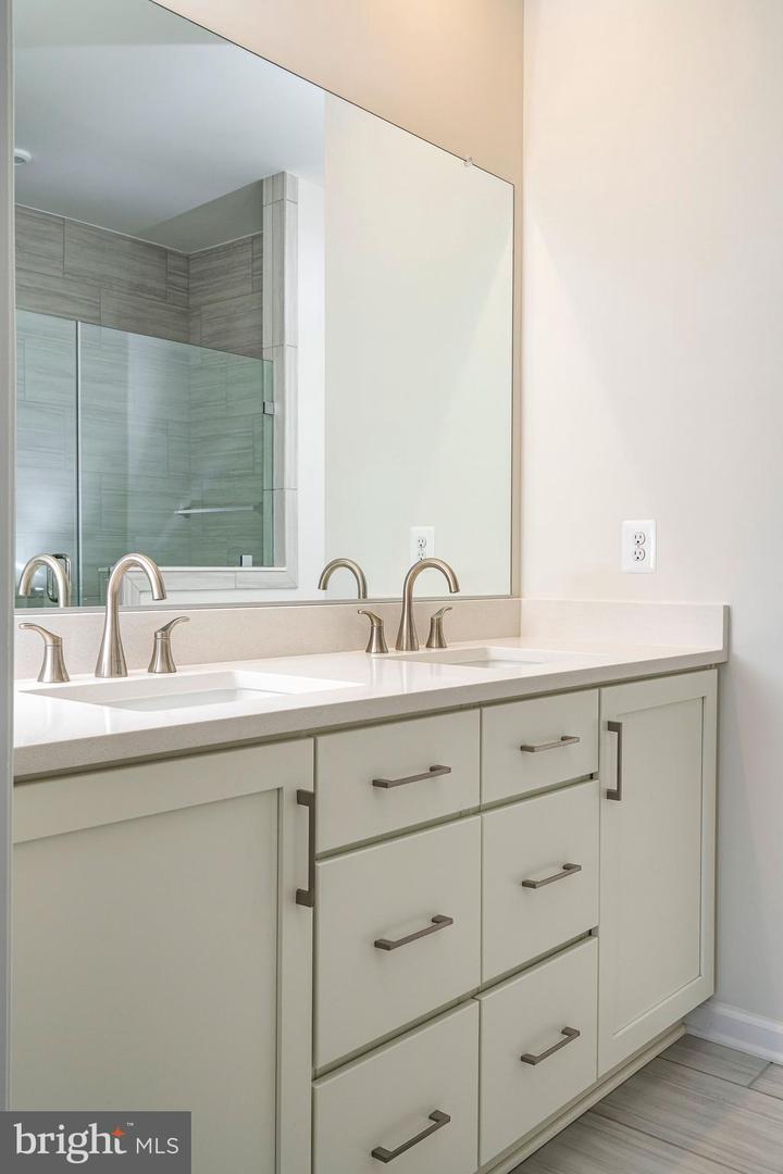 42972 Truman Ter Property Photo 16