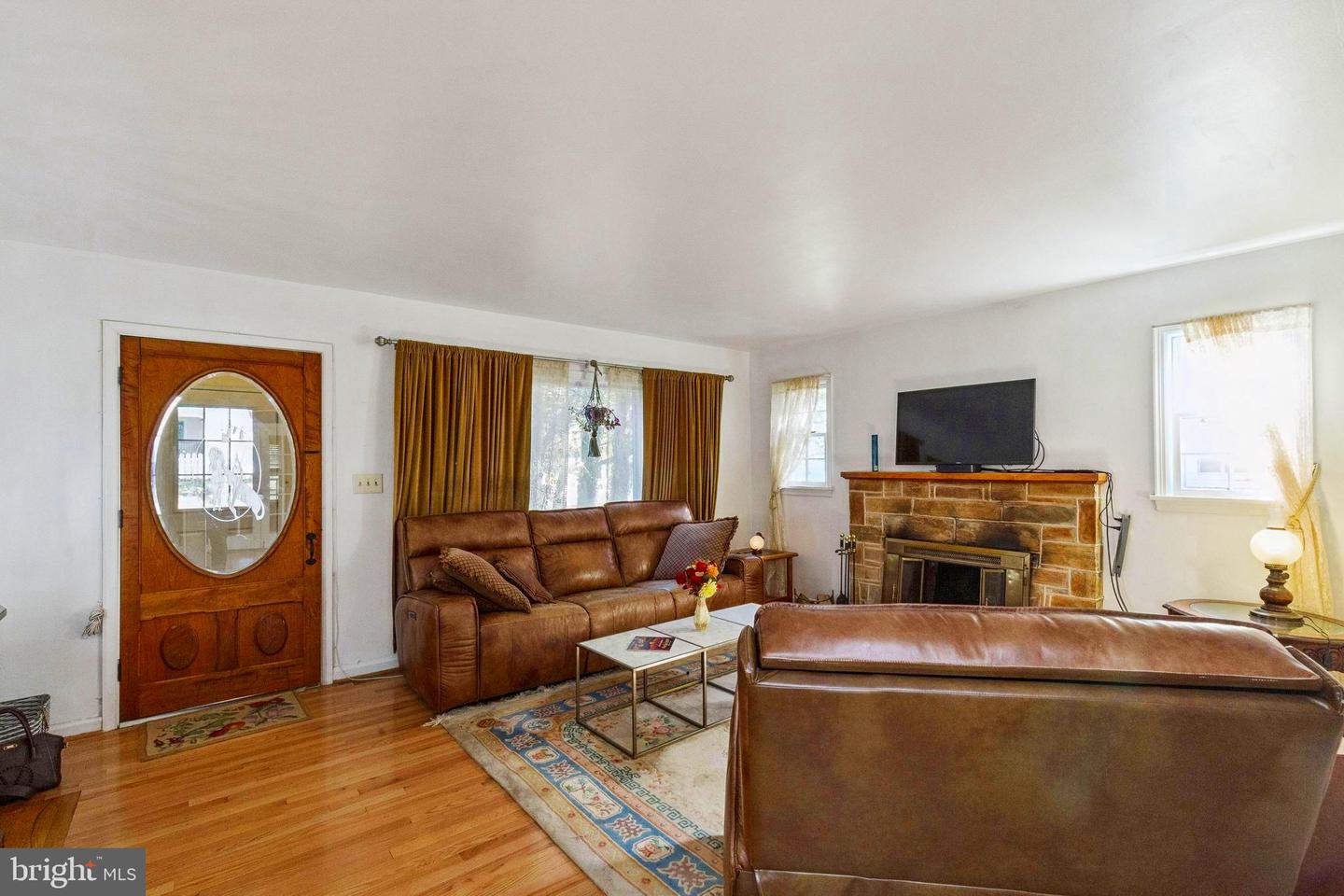 208 Chestnut St Property Photo 5