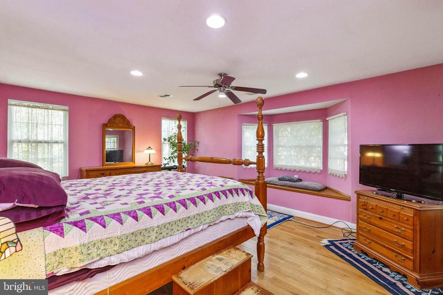 208 Chestnut St Property Photo 6