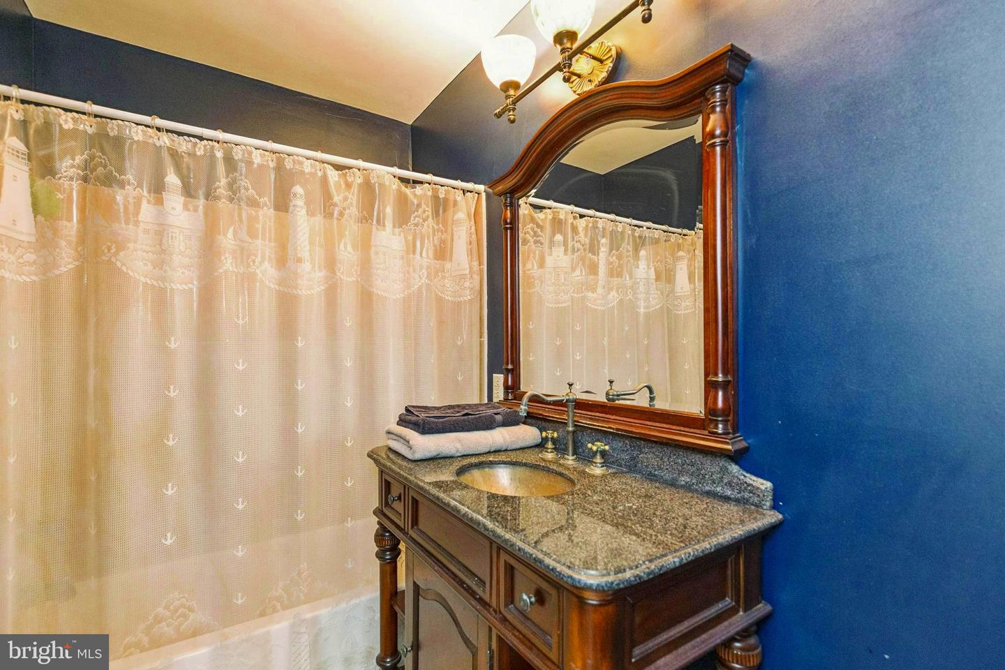 208 Chestnut St Property Photo 7