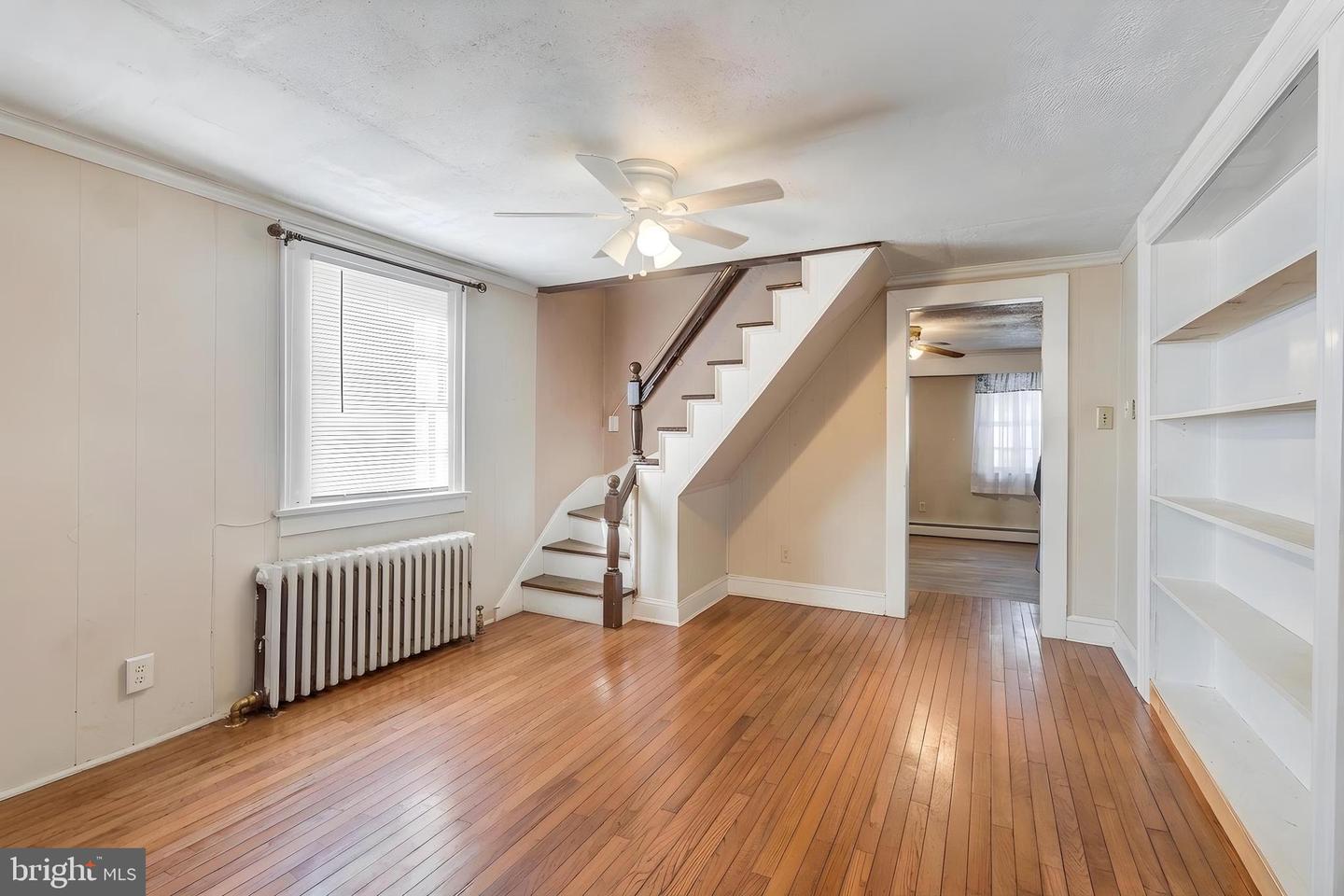 245 W Market St Property Photo 7