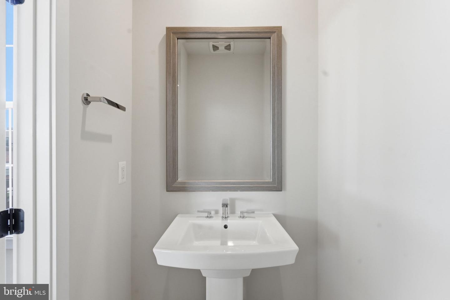 22160 Penelope Heights Ter Property Photo 16