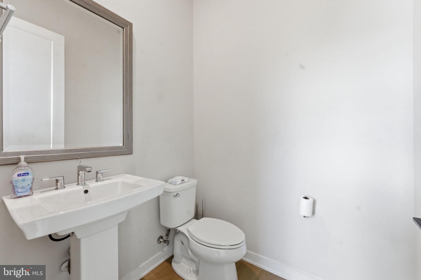 22160 Penelope Heights Ter Property Photo 17