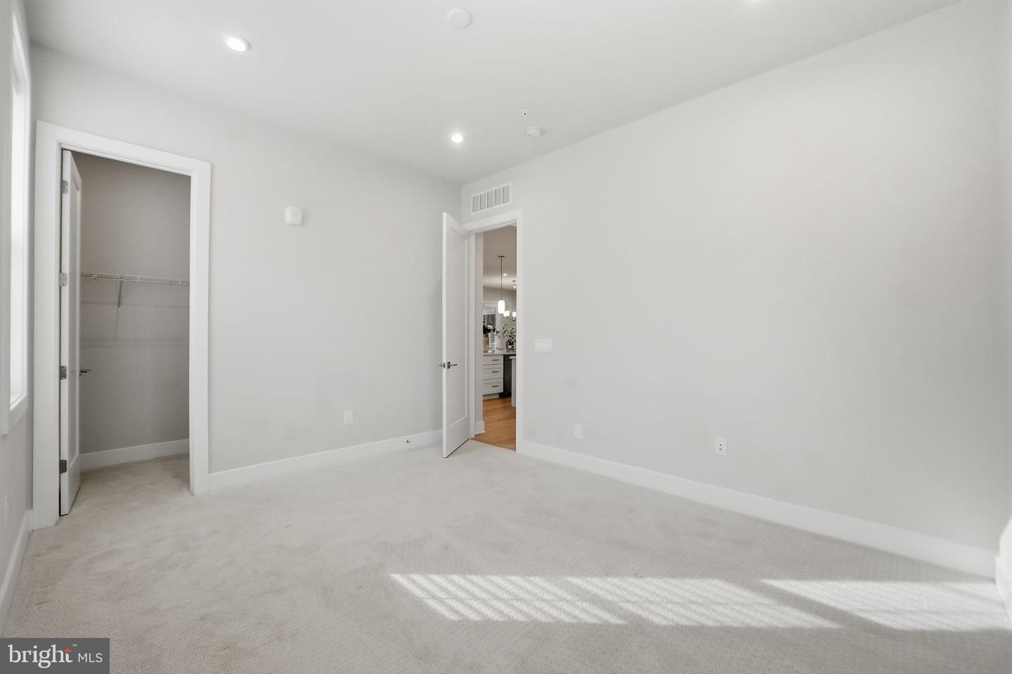 22171 Springside Ter #300 Property Photo 39