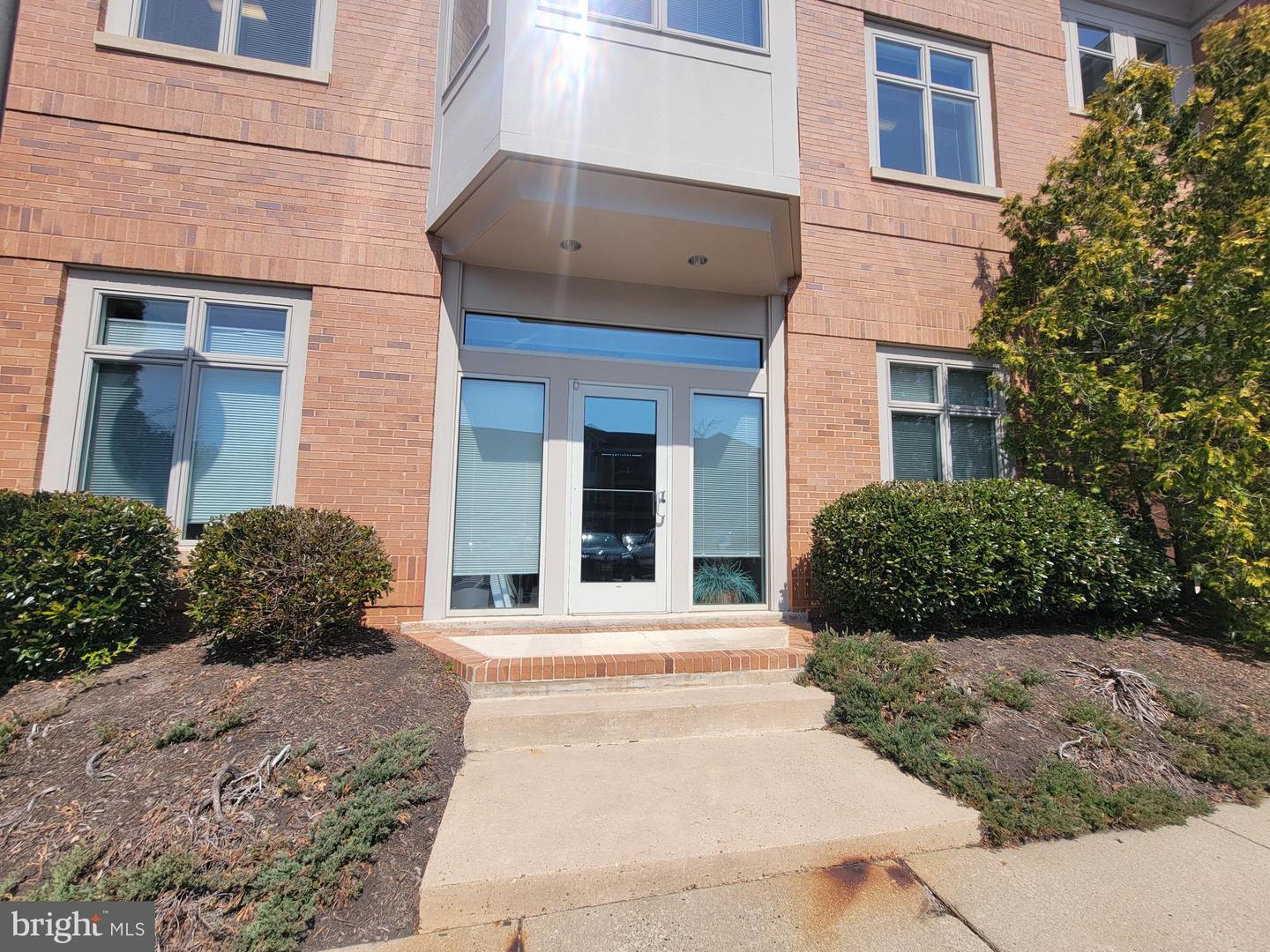 46169 Westlake Dr #100-b Property Photo 1