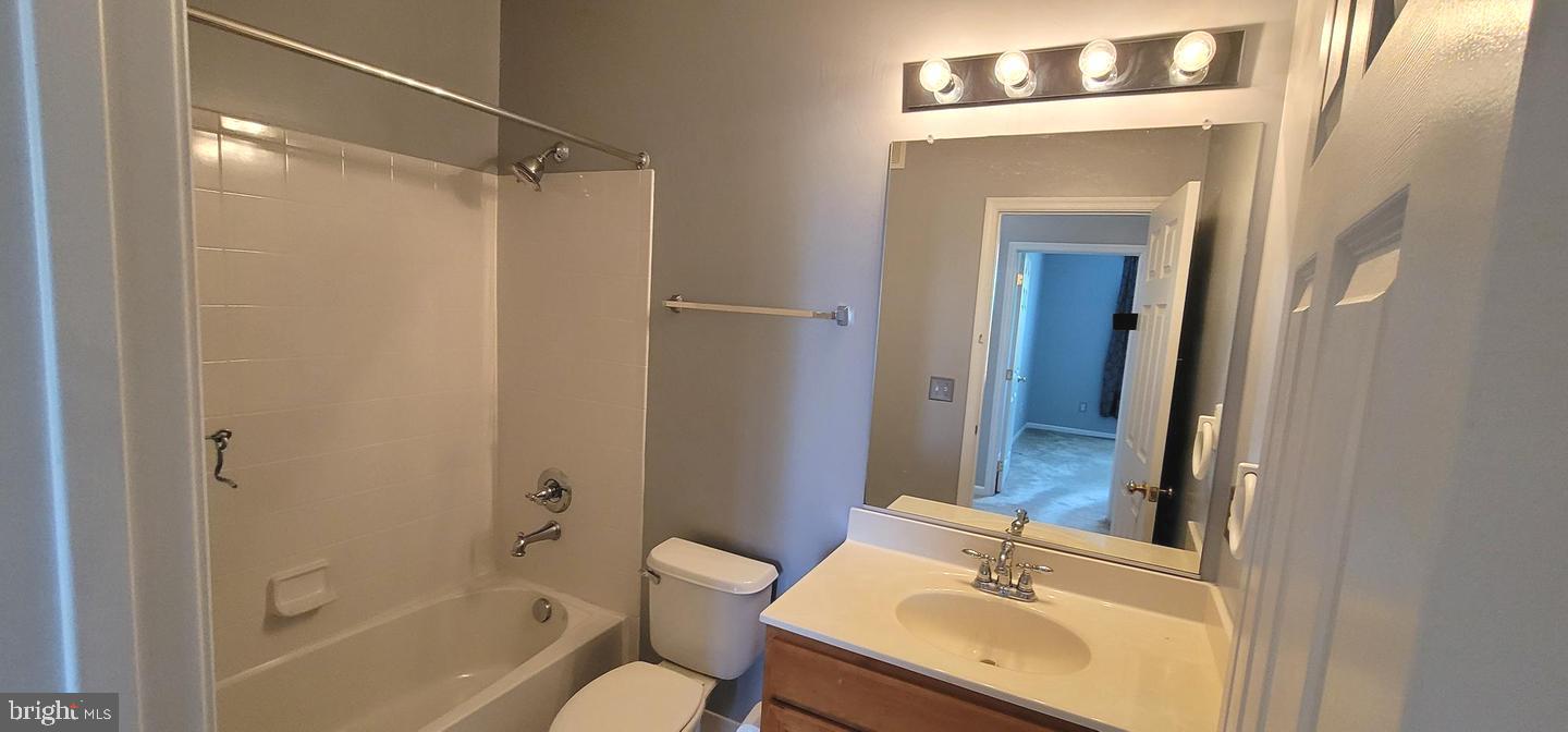43840 Hickory Corner Ter #114 Property Photo 12
