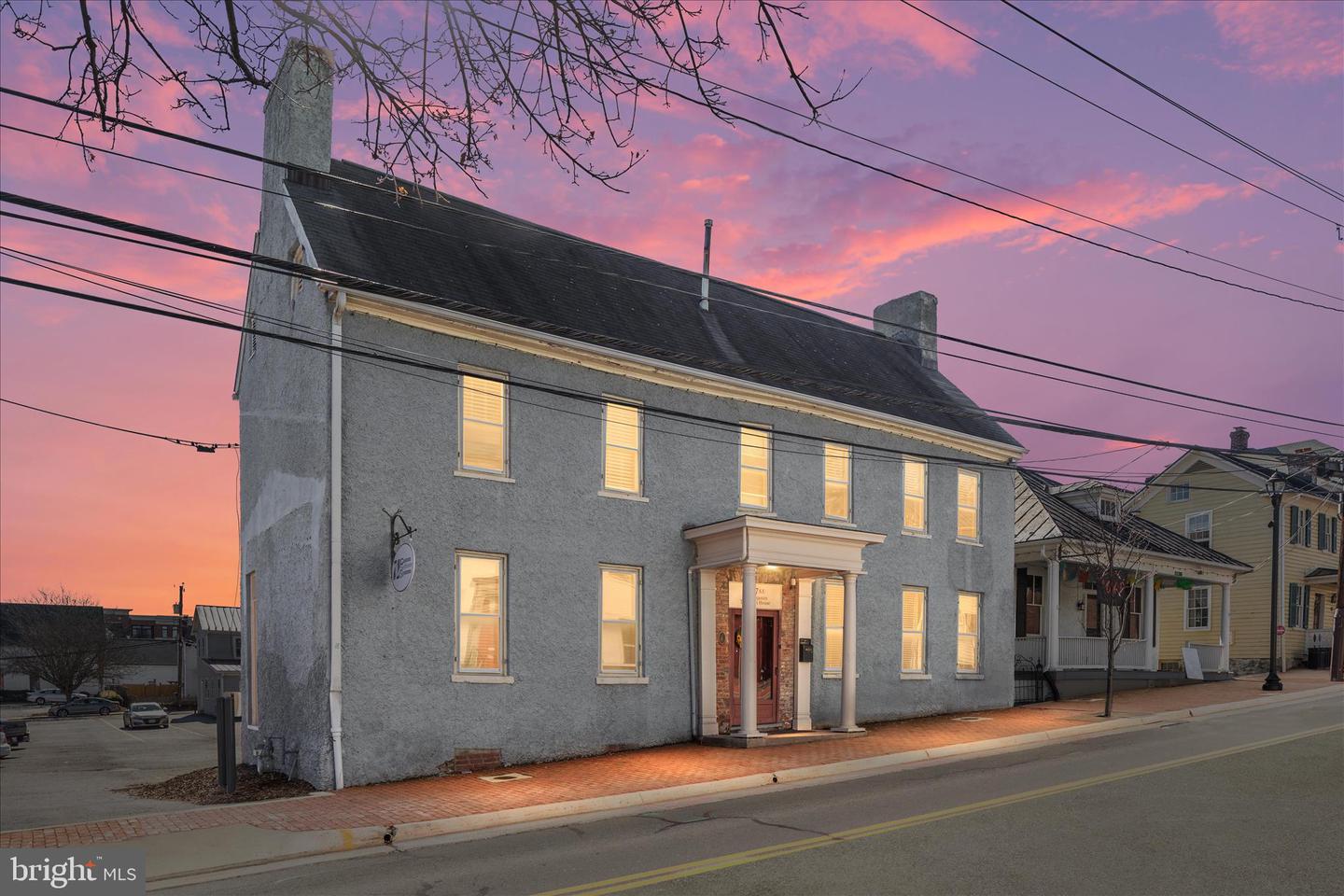 17 LOUDOUN ST SE