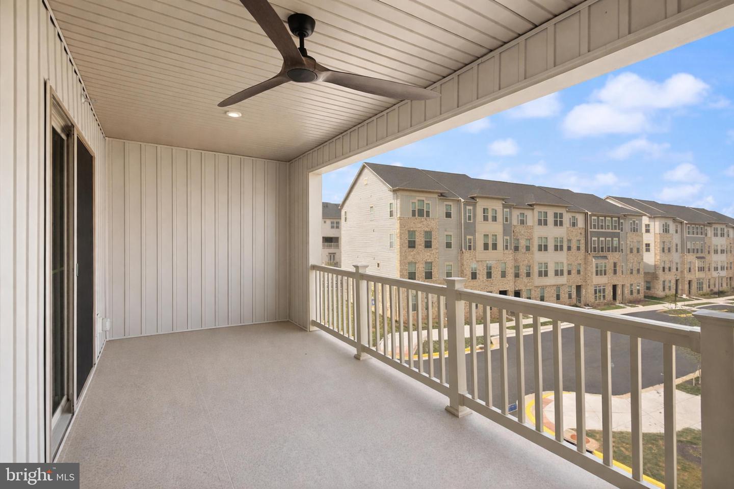 24252 Thurso Sq Property Photo 17