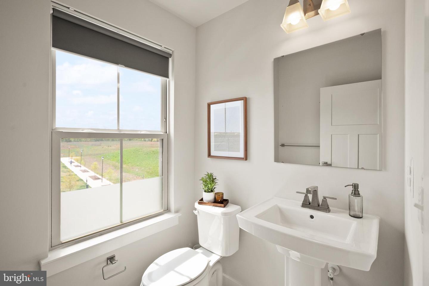 24252 Thurso Sq Property Photo 18