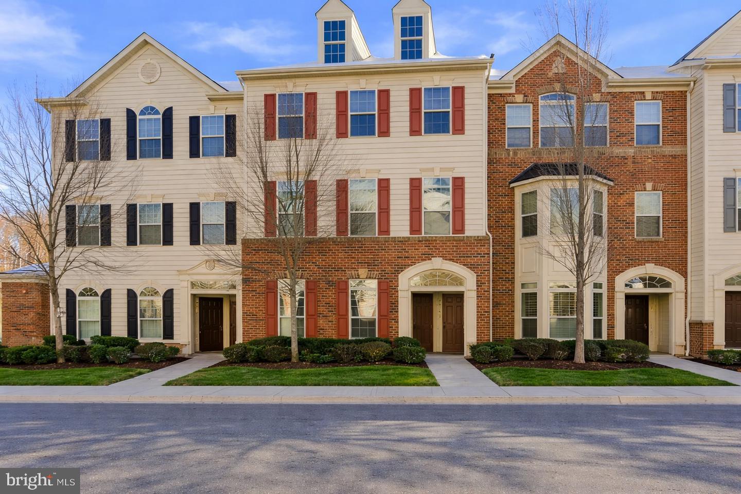 42143 Piebald Sq Property Photo 1