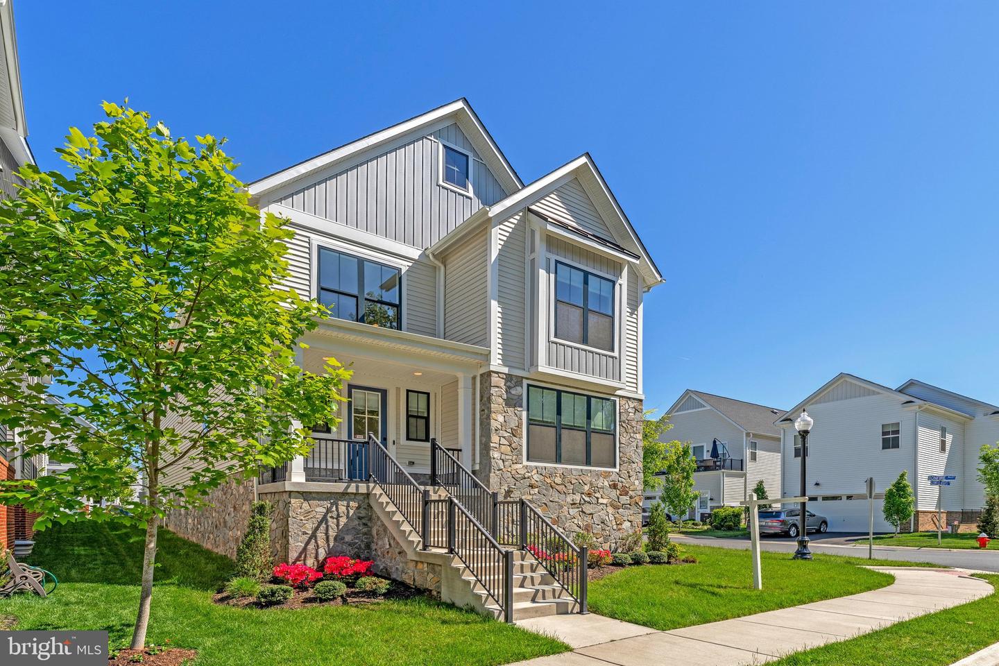 23099 GLENWOOD HEIGHTS CIR Property Photo 1