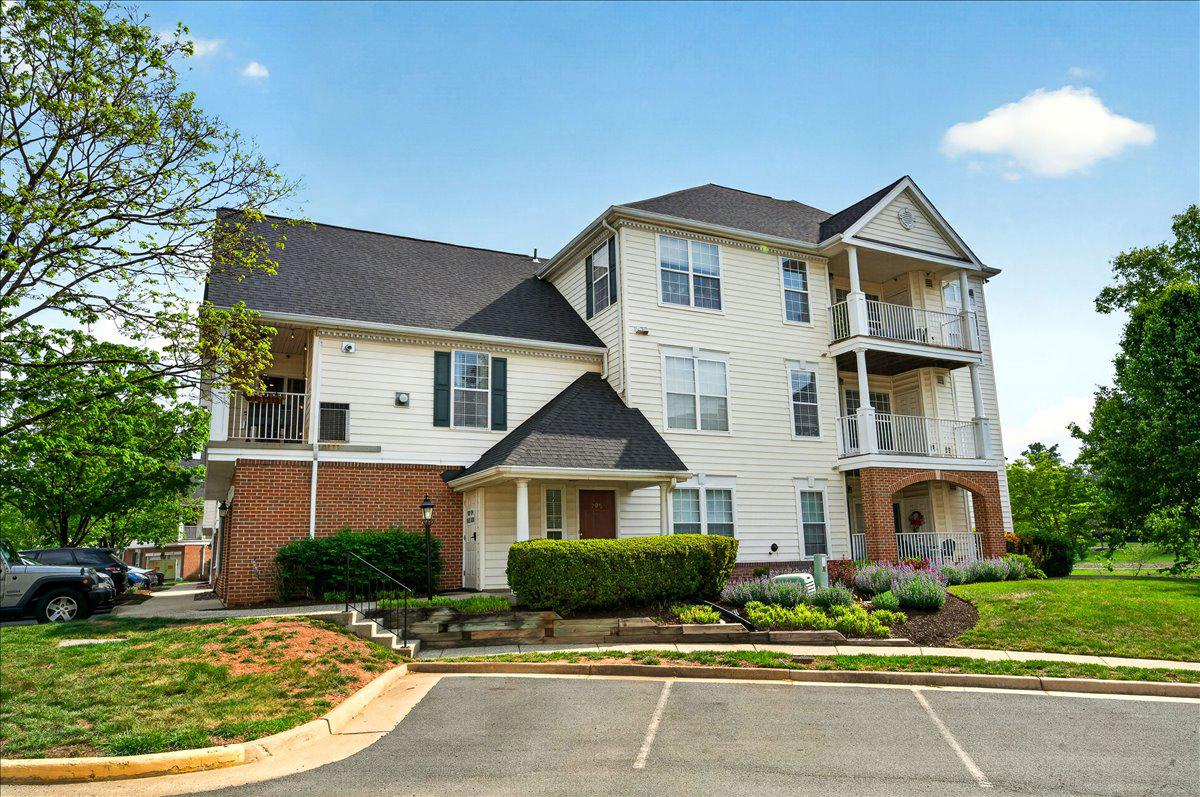 25280 Lake Shore Sq #205 Property Photo 1