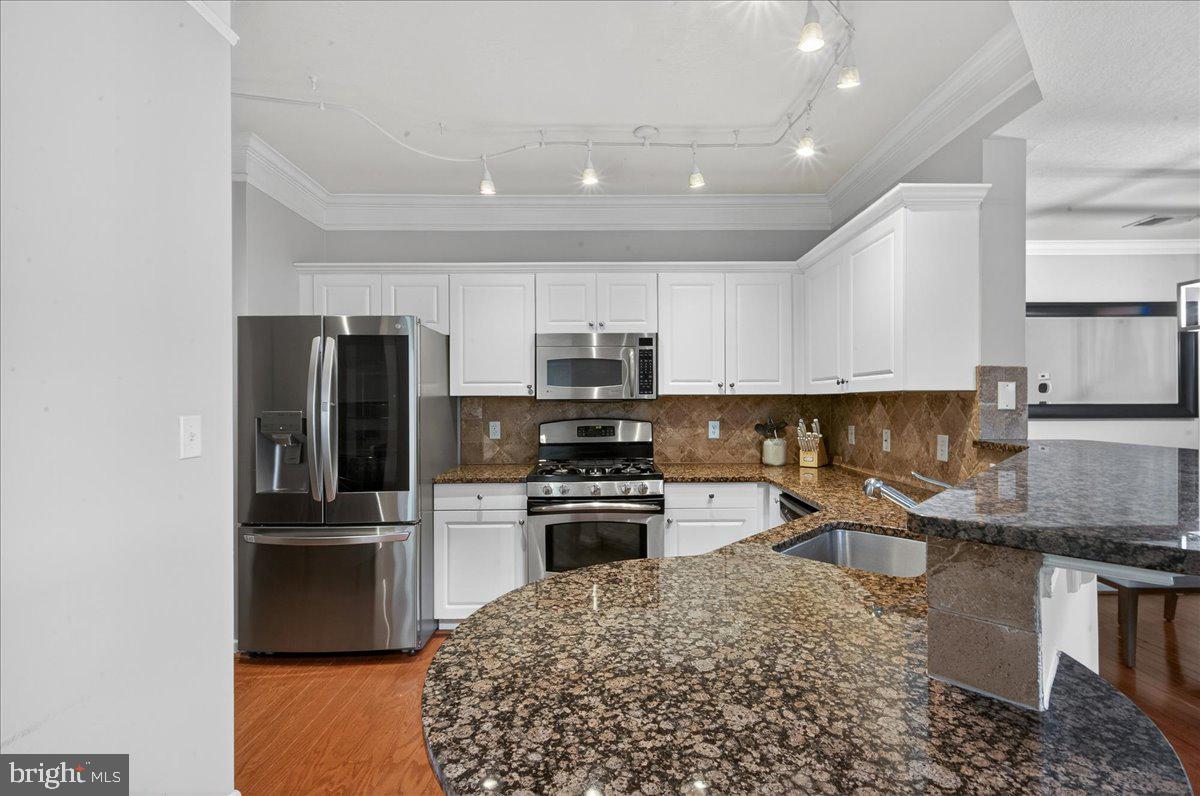 502 Sunset View Ter Se #303 Property Photo 5